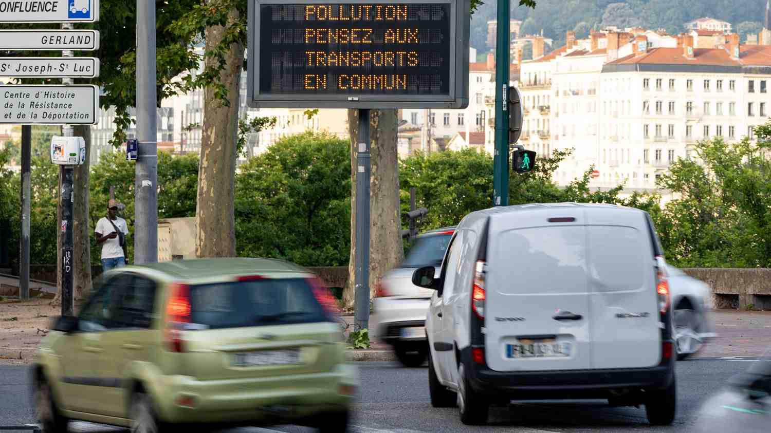 Canicule et pic de pollution : parking gratuit à Paris