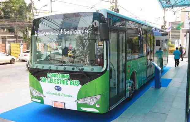 La Thaïlande prévoit d'utiliser des bus électriques à Bangkok dans trois ans