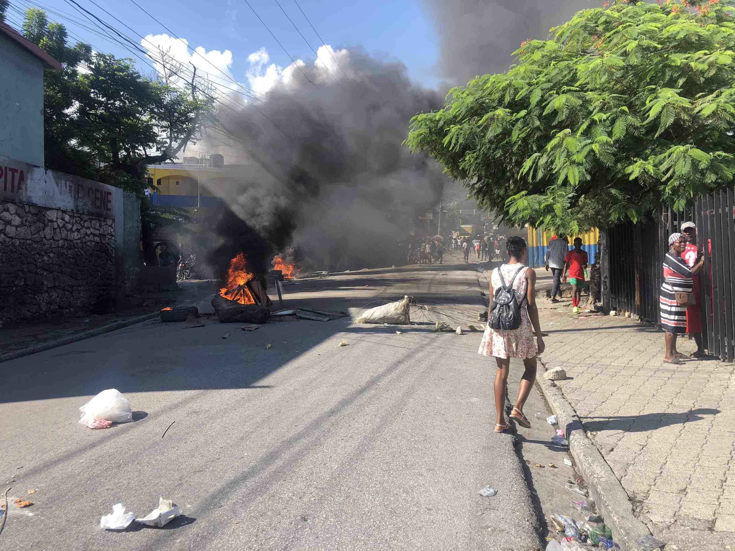 Haïti / Crise du carburant : Une manifestation paralyse les activités commerciales et de transports publics à Delmas