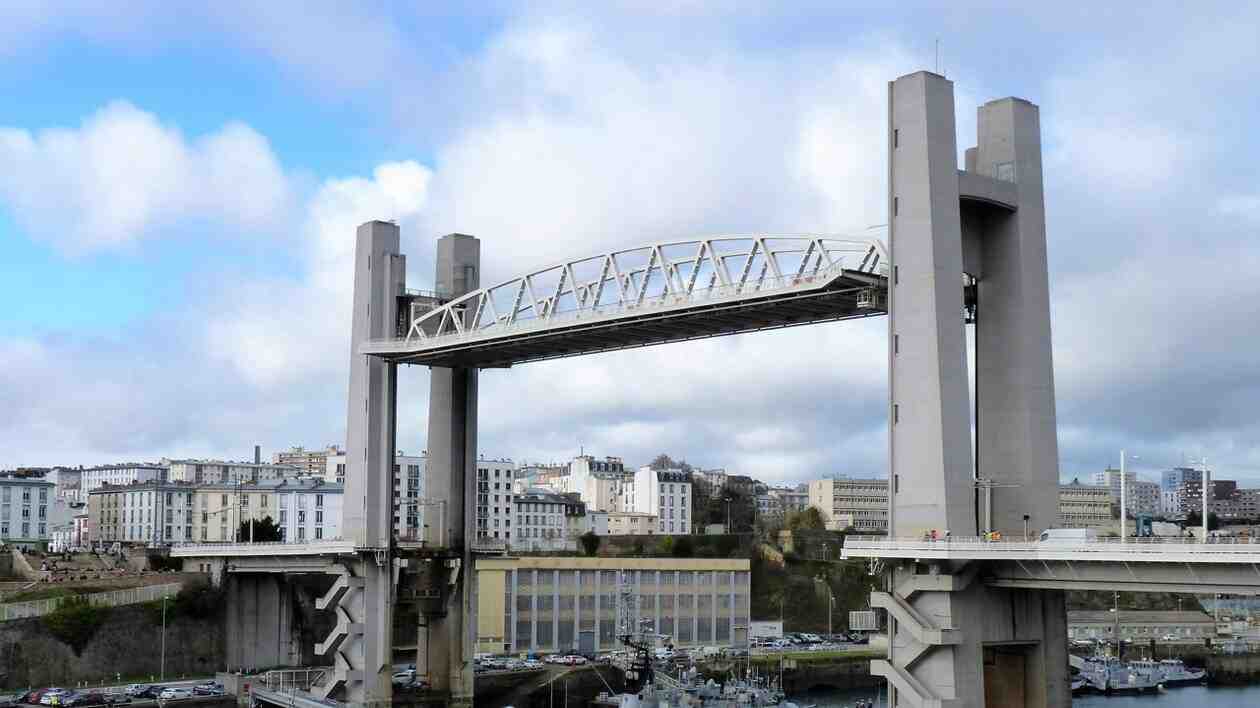 Levée du pont de Recouvrance à Brest : les conditions de circulation modifiées vendredi 16 septembre